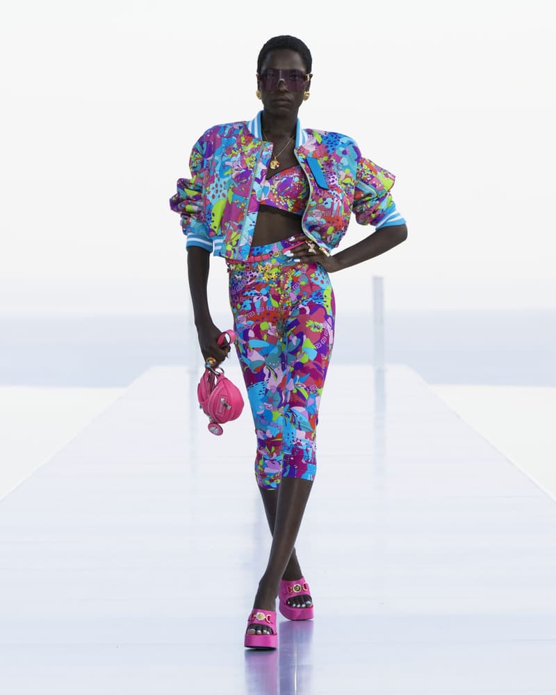 Dua Lipa Versace 聯乘系列 La Vacanza Crossover Runway Donatella Versace