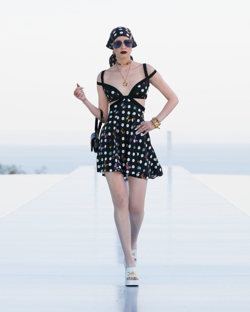 Dua Lipa Versace 聯乘系列 La Vacanza Crossover Runway Donatella Versace