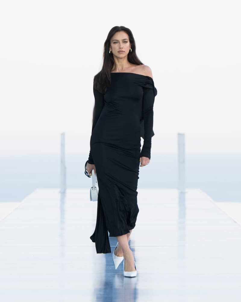 Dua Lipa Versace 聯乘系列 La Vacanza Crossover Runway Donatella Versace