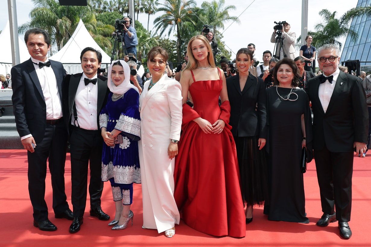 jennifer lawrence flip flops cannes dior couture tiffany 2023 red carpet