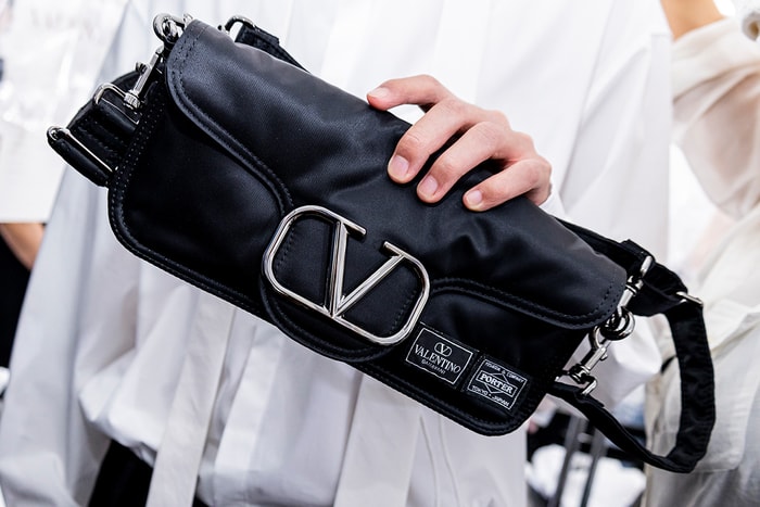 SS24 男裝時裝展驚喜:Valentino 與 Porter 聯乘系列亮相!