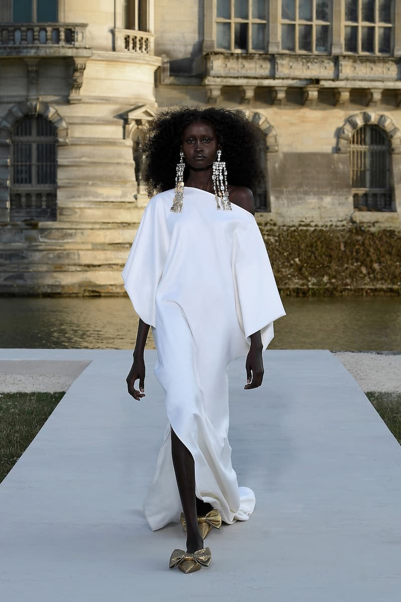 valentino haute couture 2023 24 Un Château de Chantilly runway details every looks
