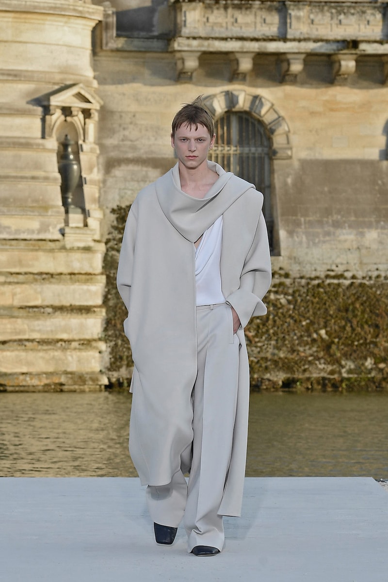 valentino haute couture 2023 24 Un Château de Chantilly runway details every looks
