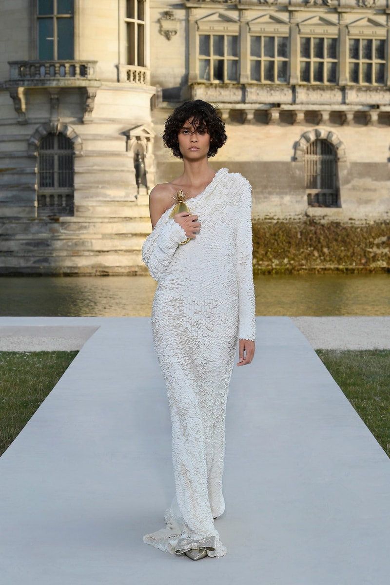 valentino haute couture 2023 24 Un Château de Chantilly runway details every looks