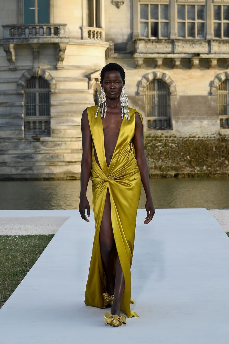 valentino haute couture 2023 24 Un Château de Chantilly runway details every looks