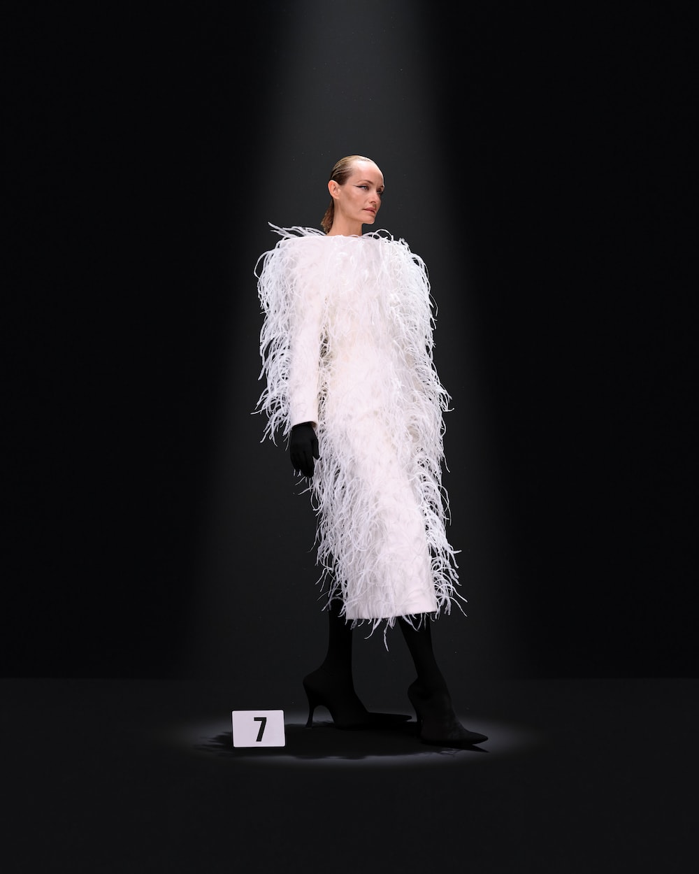 Balenciaga 52nd Couture Collection highlight grace kelly Danielle Slavik every looks details