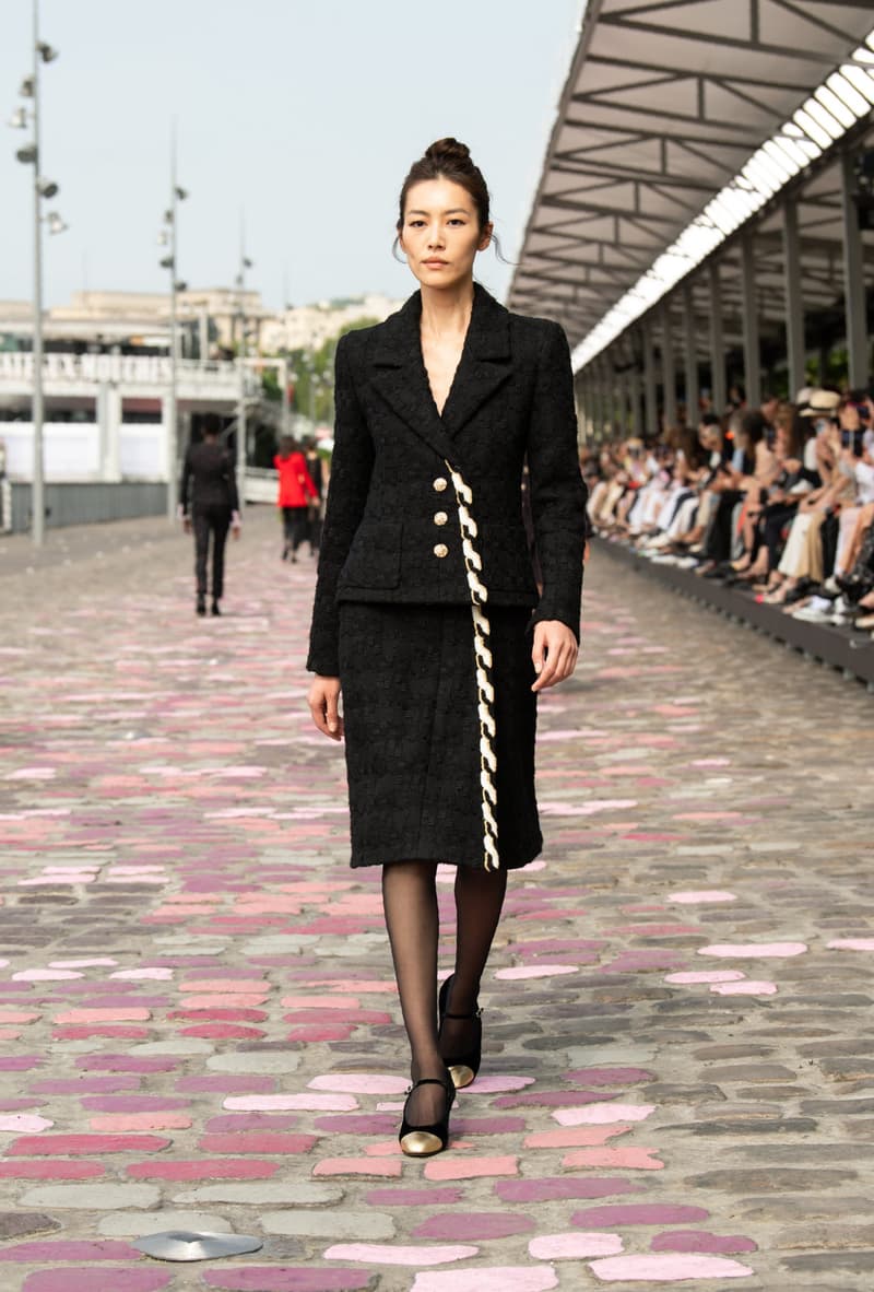 CHANEL 2023 秋冬高訂大秀:沒什麼比香奈兒詮釋巴黎女人更合適的了!