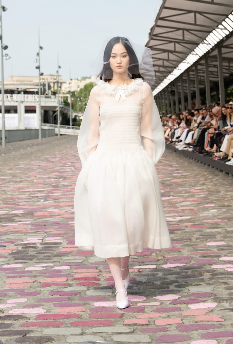 CHANEL 2023 秋冬高訂大秀:沒什麼比香奈兒詮釋巴黎女人更合適的了!