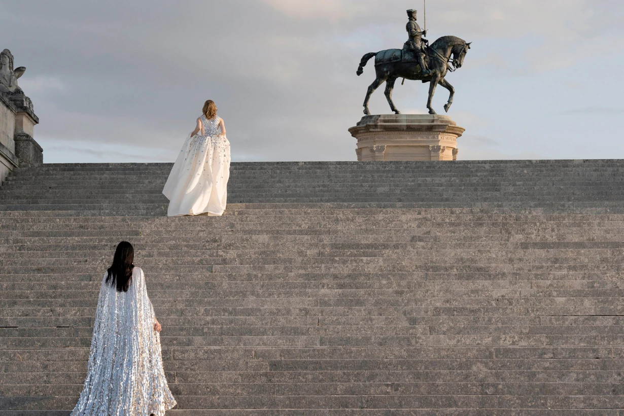 valentino haute couture 2023 24 Un Château de Chantilly runway details every looks