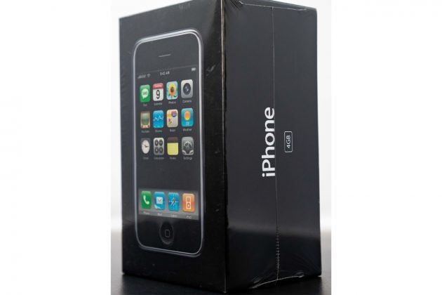 a-sealed-apple-iphone-4-from-2007-sold-for-190000-usd