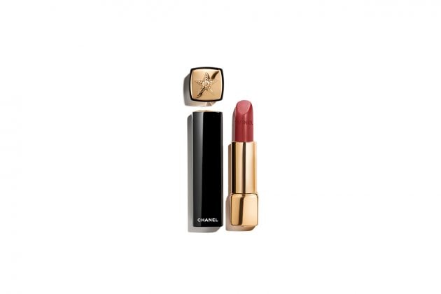 nine-lipsticks-that-are-easy-to-wear-even-on-skin
