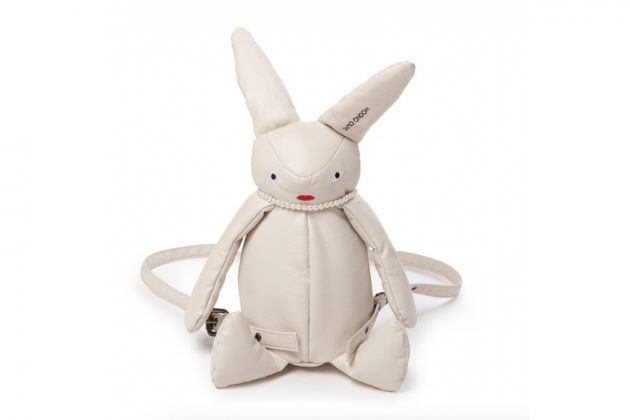 korean-girls-always-use-a-rabbit-bag-from-a-korean-brand-called-samo-ondoh
