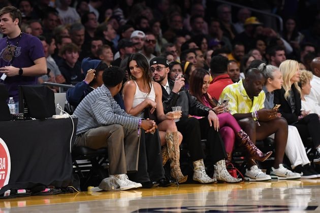 kendall-jenner-and-bad-bunny-holding-hands-at-drake-concert