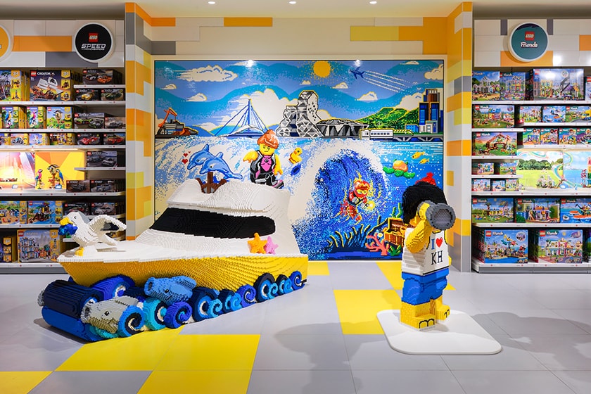 LEGO Certified Store Minifigure Factory POPSPORT in Kaohsiung