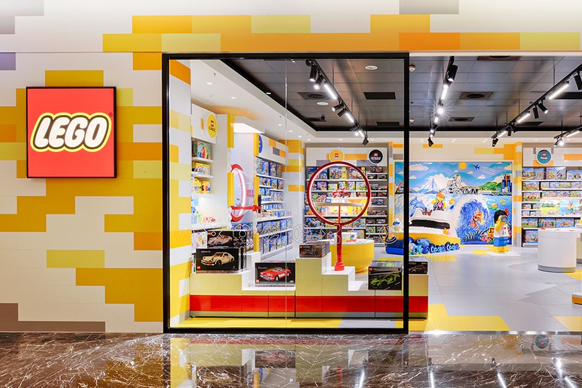 LEGO Certified Store Minifigure Factory POPSPORT in Kaohsiung