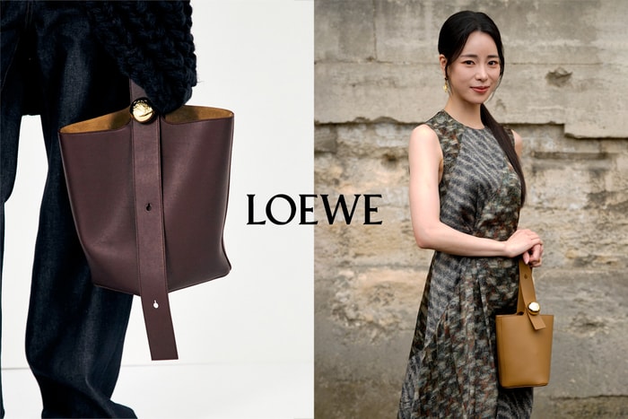 單提把的俐落時髦:Loewe 春夏大秀很難不心動,全新手袋 Pebble Bag!