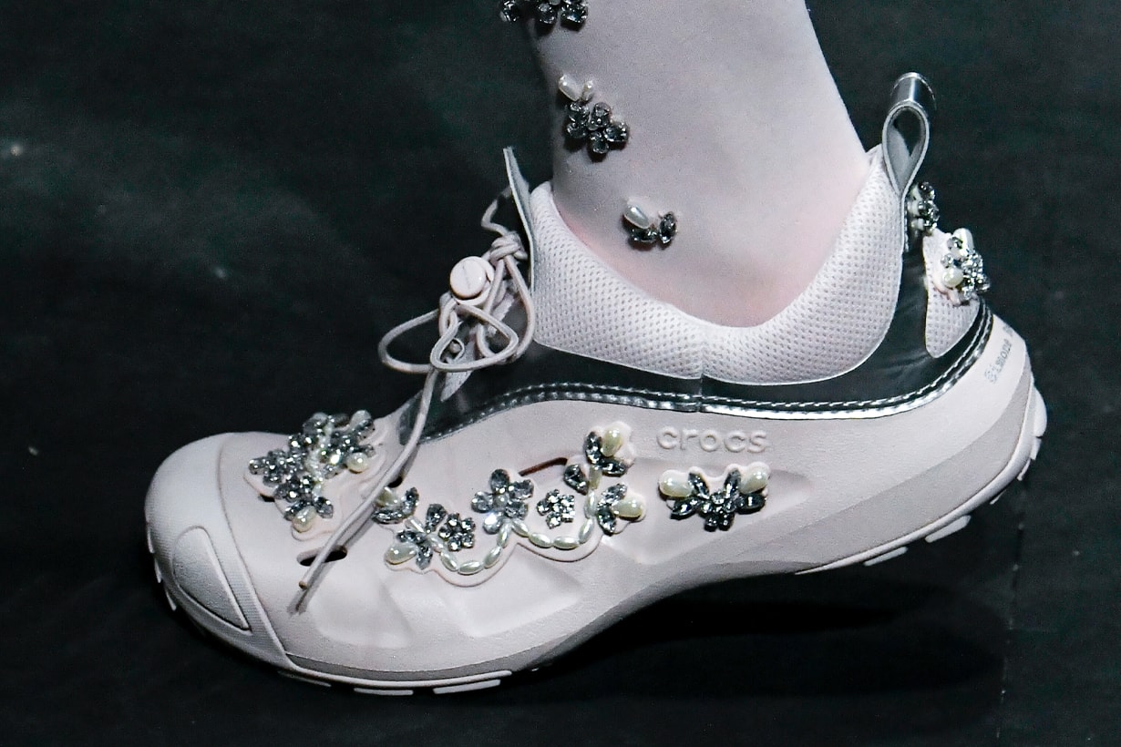 Simone rocha crocs 2024 ss collabration close look