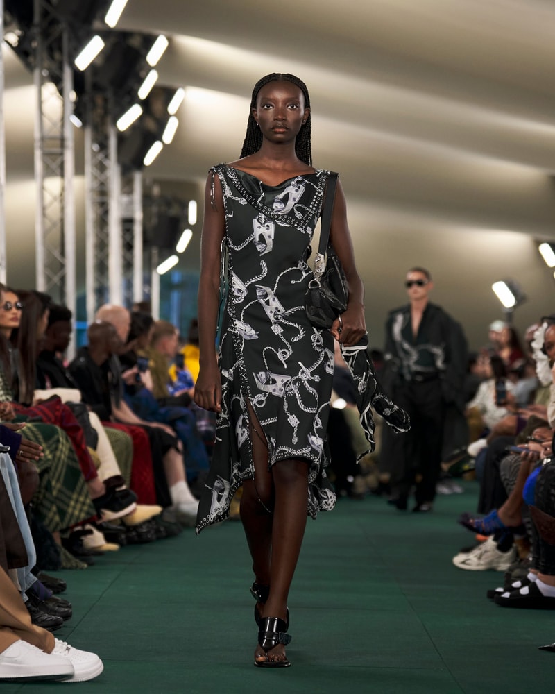 Burberry by Daniel Lee 2024SS fashion week runway