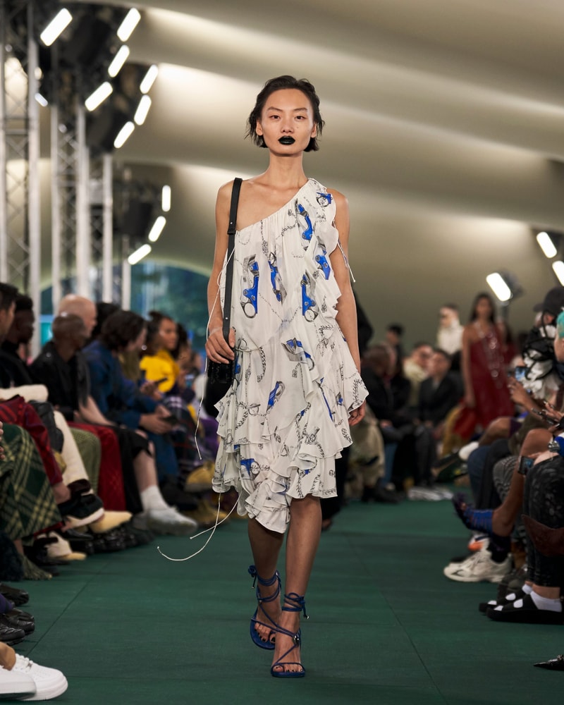 Burberry by Daniel Lee 2024SS fashion week runway