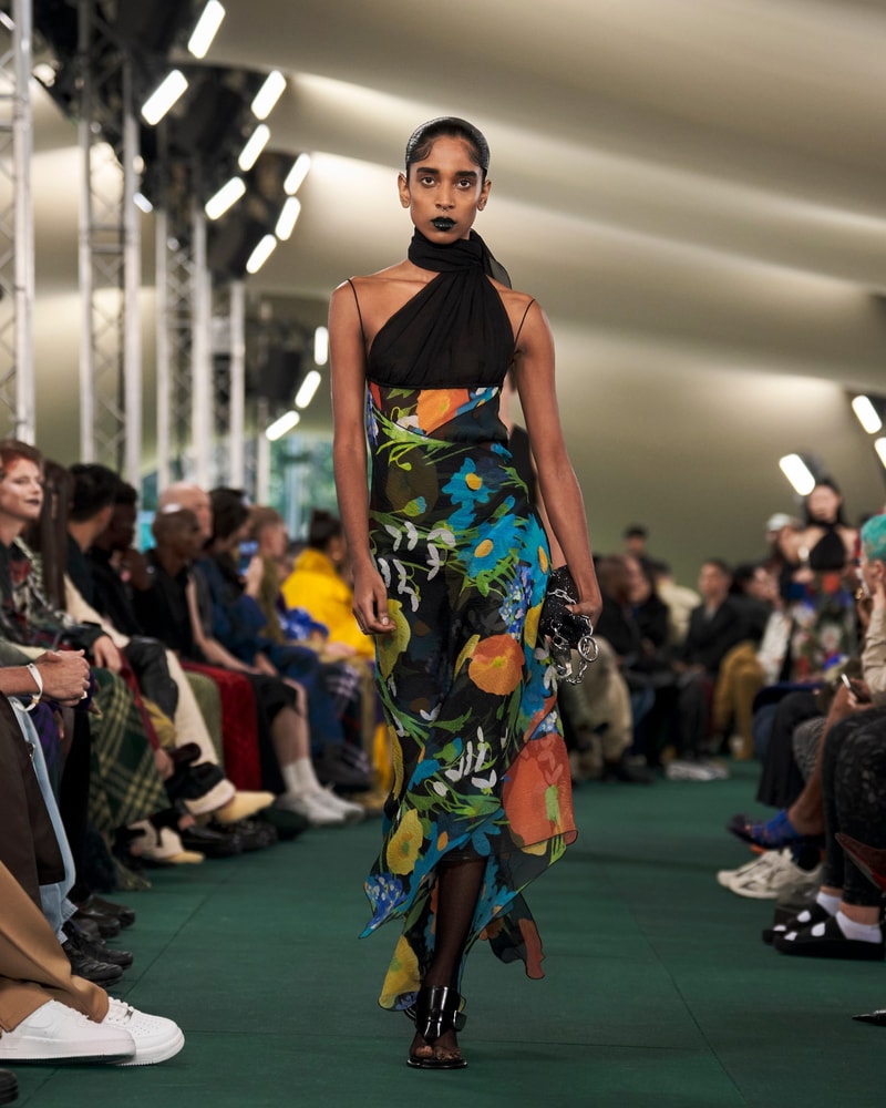 Burberry by Daniel Lee 2024SS fashion week runway