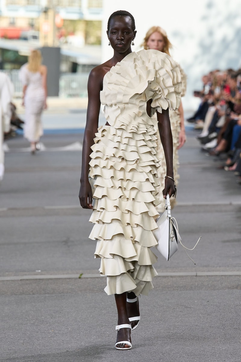 Chloé Gabriela Hearst last show 2024 ss paris fashion week looks runway