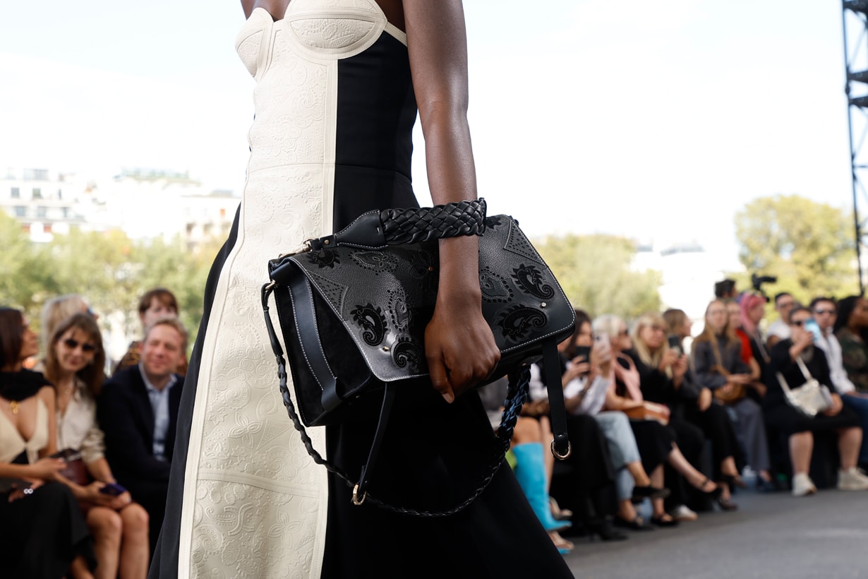 Chloé Gabriela Hearst last show 2024 ss paris fashion week looks runway