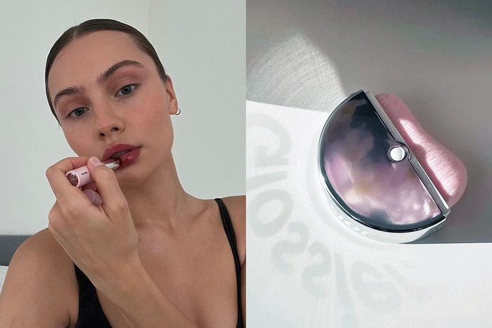 讓你 5 秒迅速完成底妝,Glossier 這款粉底掃,每個女生都要知道它的存在
