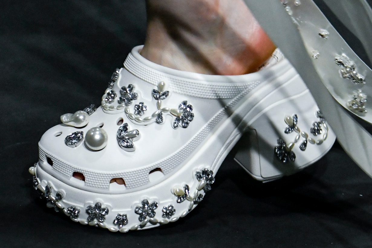 Simone rocha crocs 2024 ss collabration close look