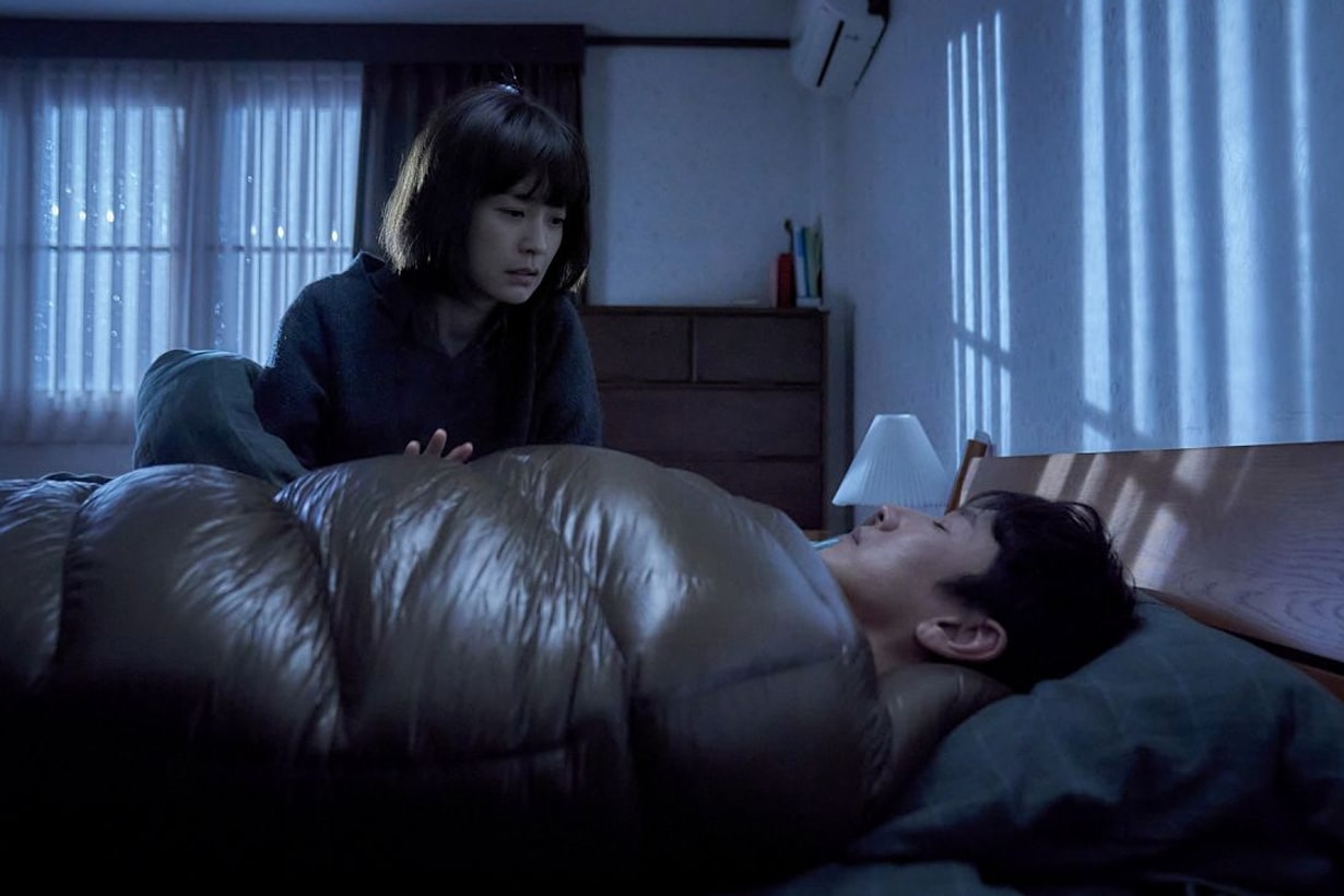 奉俊昊也大讚具突破性:由李善均、鄭裕美主演的《枕邊怪嚇》是今年最具話題性的驚慄電影