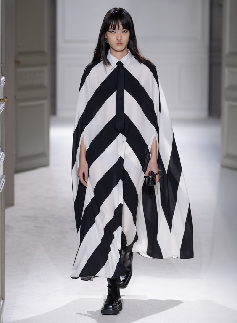 Valentino 2023 秋冬系列：打破「Black Tie」舊有規範，穿出不一樣的正裝