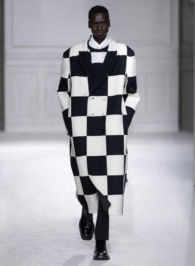 Valentino 2023 秋冬系列：打破「Black Tie」舊有規範，穿出不一樣的正裝