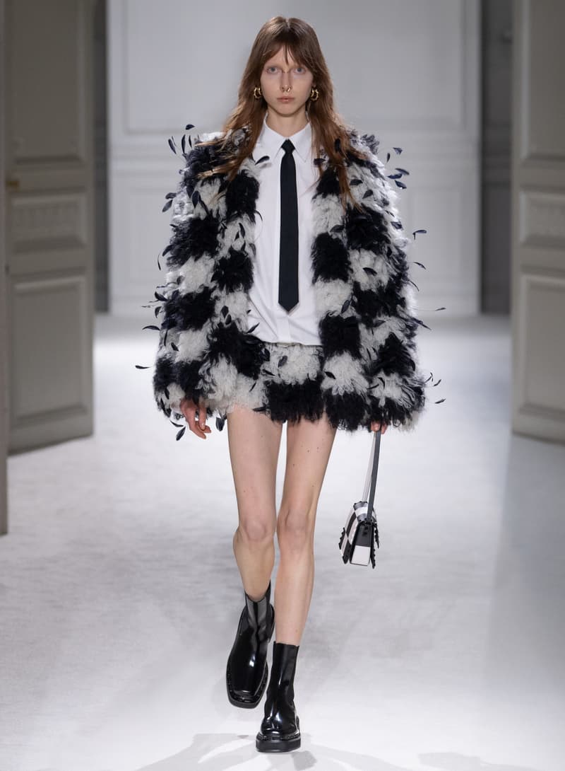 Valentino 2023 秋冬系列:打破「Black Tie」舊有規範,穿出不一樣的正裝