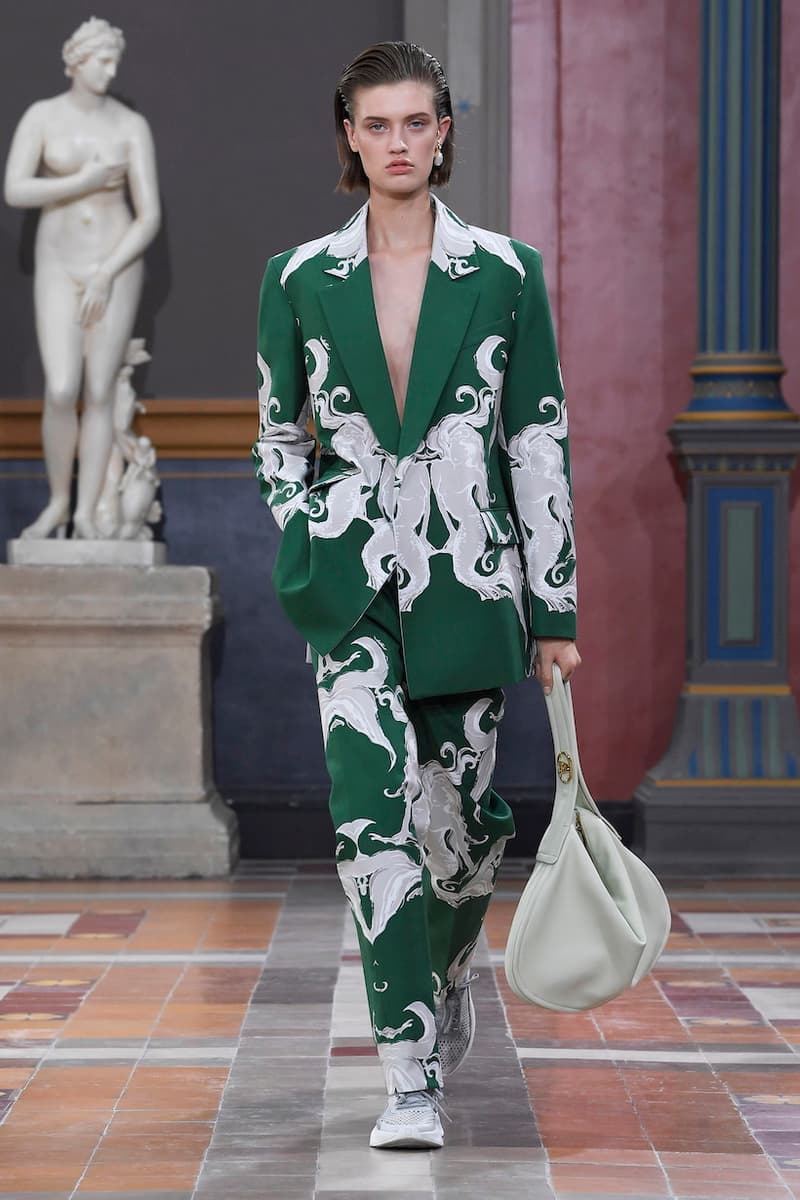 valentino 2024 ss paris fashion week L'École Pierpaolo Piccioli