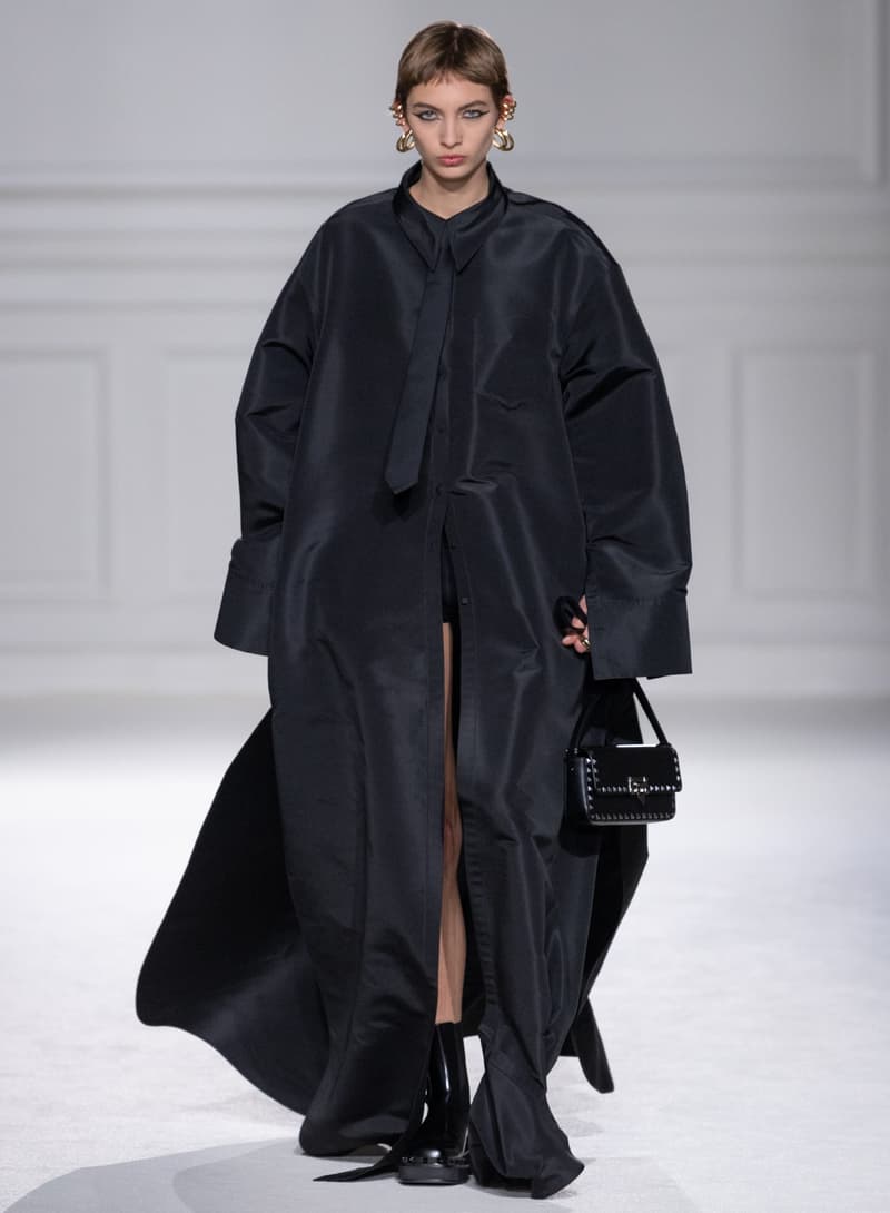 Valentino 2023 秋冬系列:打破「Black Tie」舊有規範,穿出不一樣的正裝