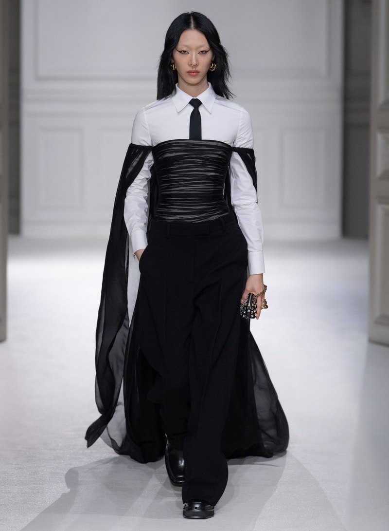 Valentino 2023 秋冬系列：打破「Black Tie」舊有規範，穿出不一樣的正裝