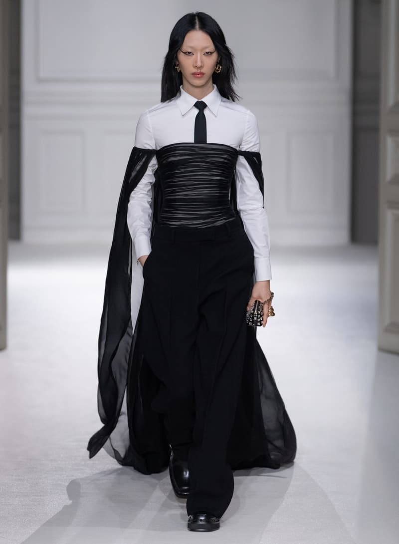 Valentino 2023 秋冬系列:打破「Black Tie」舊有規範,穿出不一樣的正裝