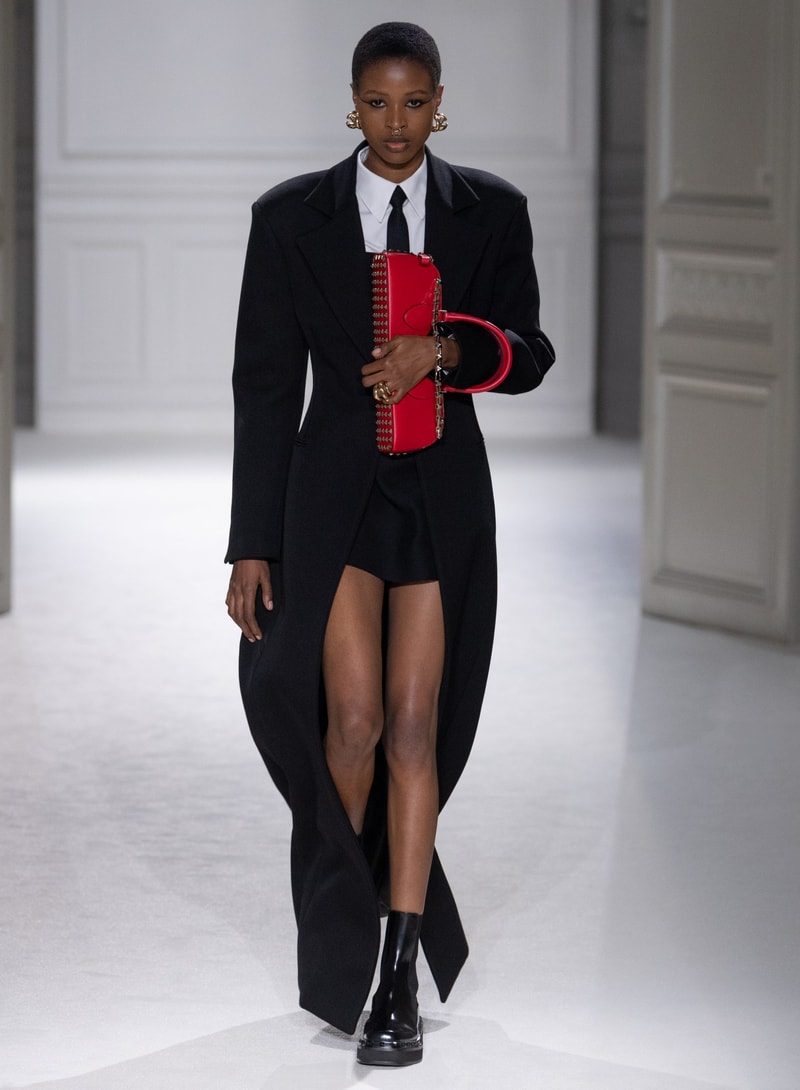 Valentino 2023 秋冬系列：打破「Black Tie」舊有規範，穿出不一樣的正裝