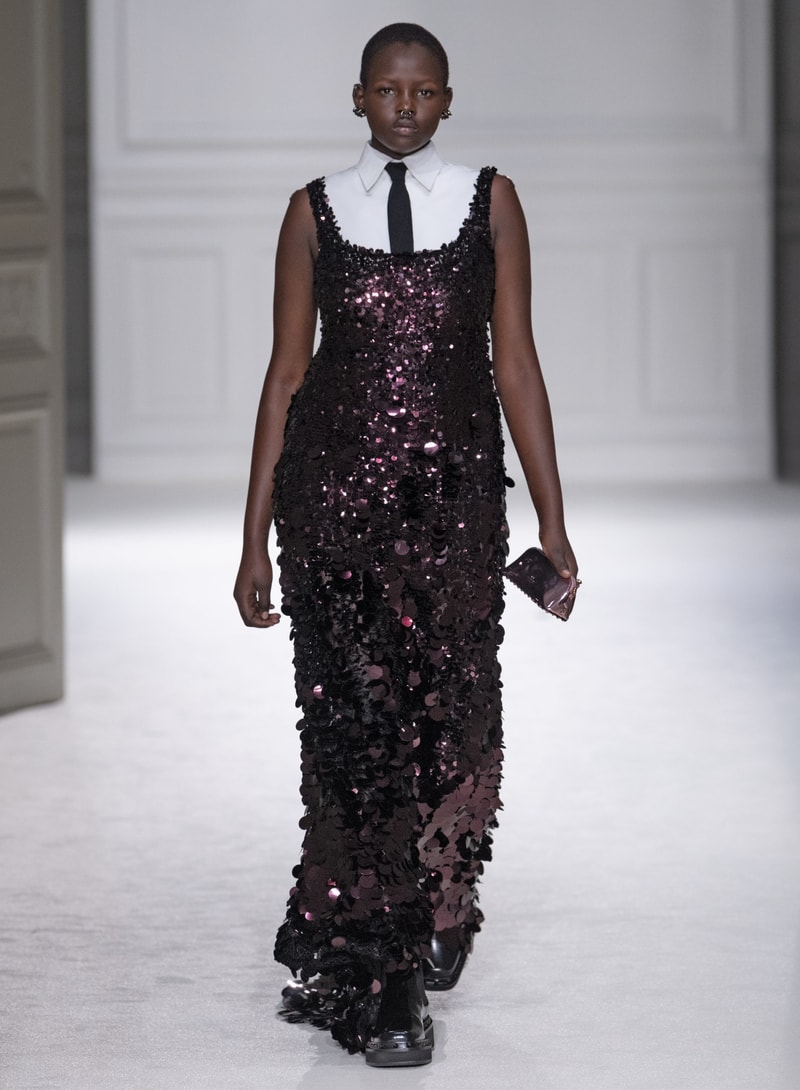Valentino 2023 秋冬系列：打破「Black Tie」舊有規範，穿出不一樣的正裝