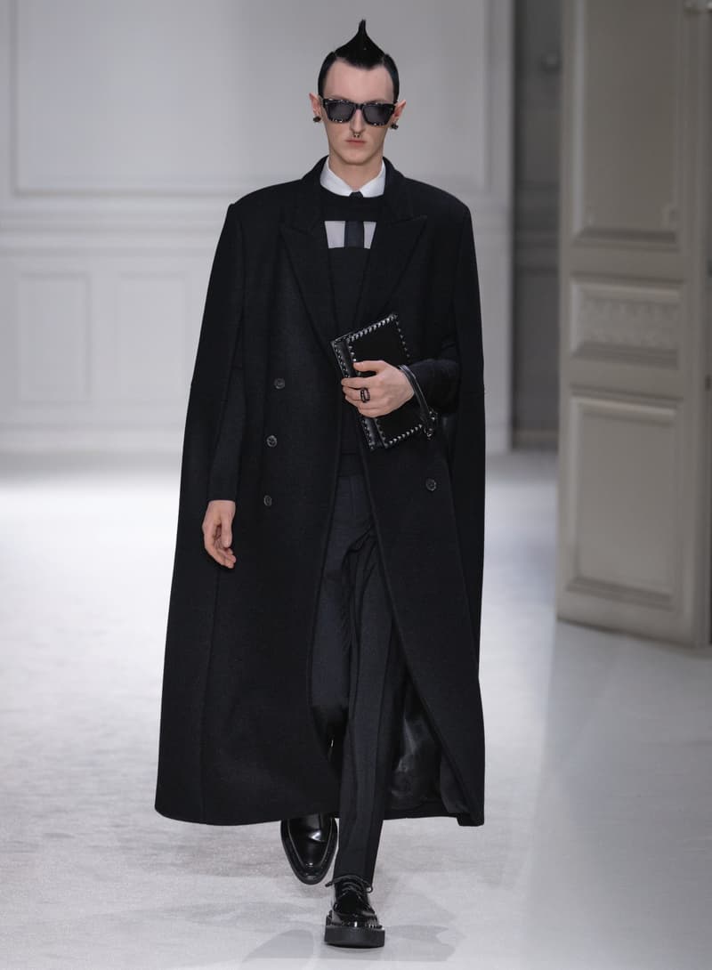 Valentino 2023 秋冬系列:打破「Black Tie」舊有規範,穿出不一樣的正裝