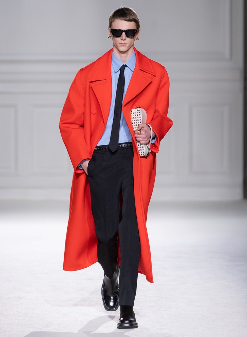 Valentino 2023 秋冬系列：打破「Black Tie」舊有規範，穿出不一樣的正裝