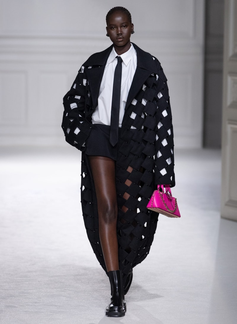 Valentino 2023 秋冬系列：打破「Black Tie」舊有規範，穿出不一樣的正裝