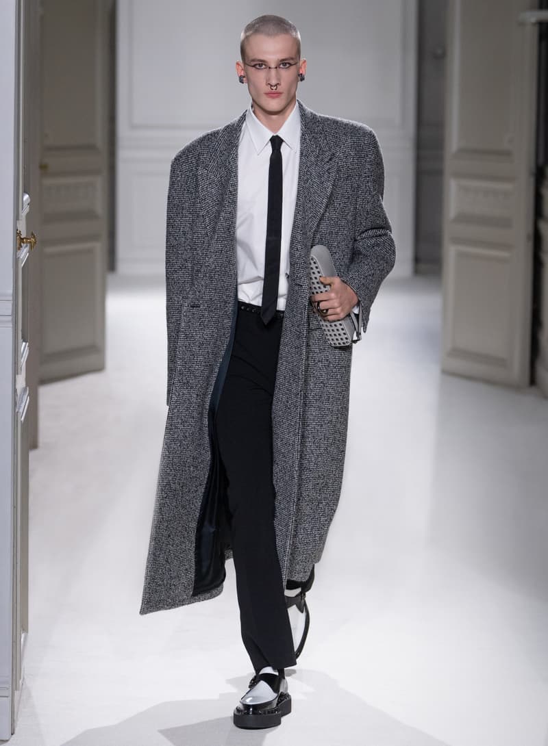 Valentino 2023 秋冬系列:打破「Black Tie」舊有規範,穿出不一樣的正裝