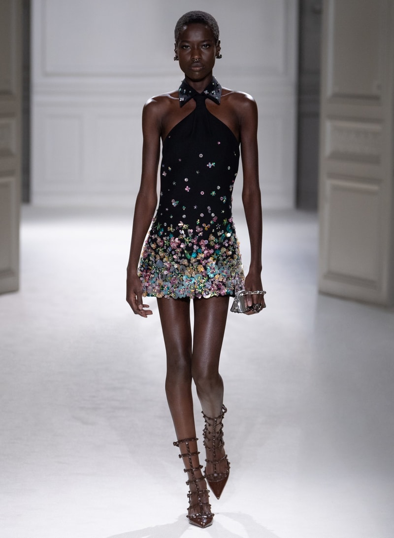 Valentino 2023 秋冬系列：打破「Black Tie」舊有規範，穿出不一樣的正裝