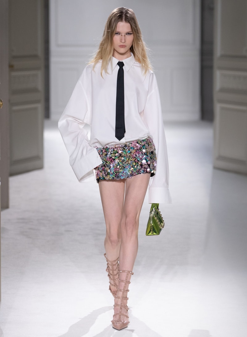 Valentino 2023 秋冬系列：打破「Black Tie」舊有規範，穿出不一樣的正裝