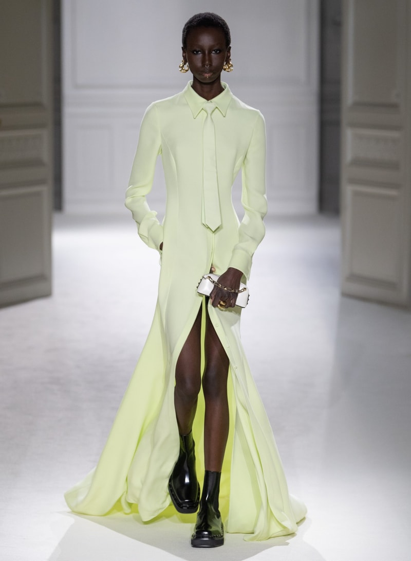 Valentino 2023 秋冬系列：打破「Black Tie」舊有規範，穿出不一樣的正裝