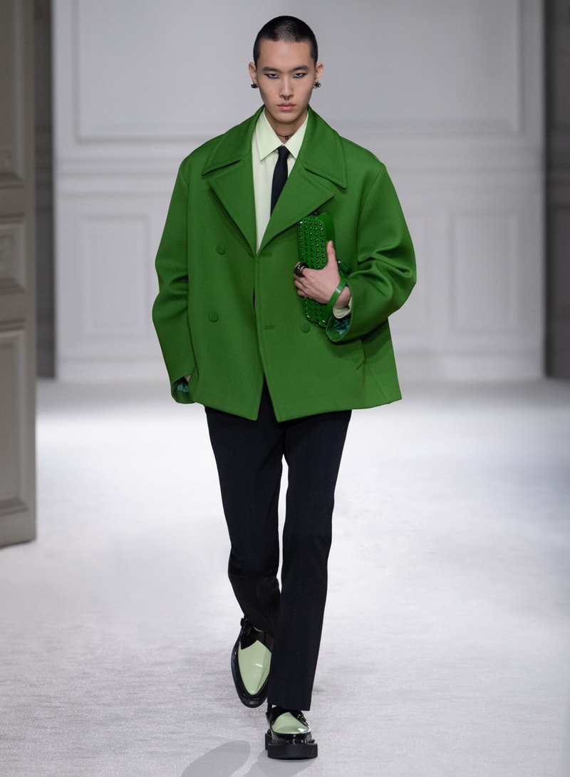 Valentino 2023 秋冬系列：打破「Black Tie」舊有規範，穿出不一樣的正裝