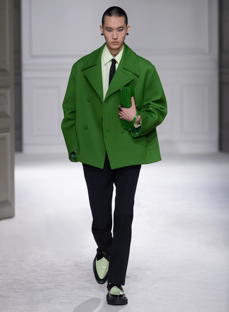 Valentino 2023 秋冬系列:打破「Black Tie」舊有規範,穿出不一樣的正裝