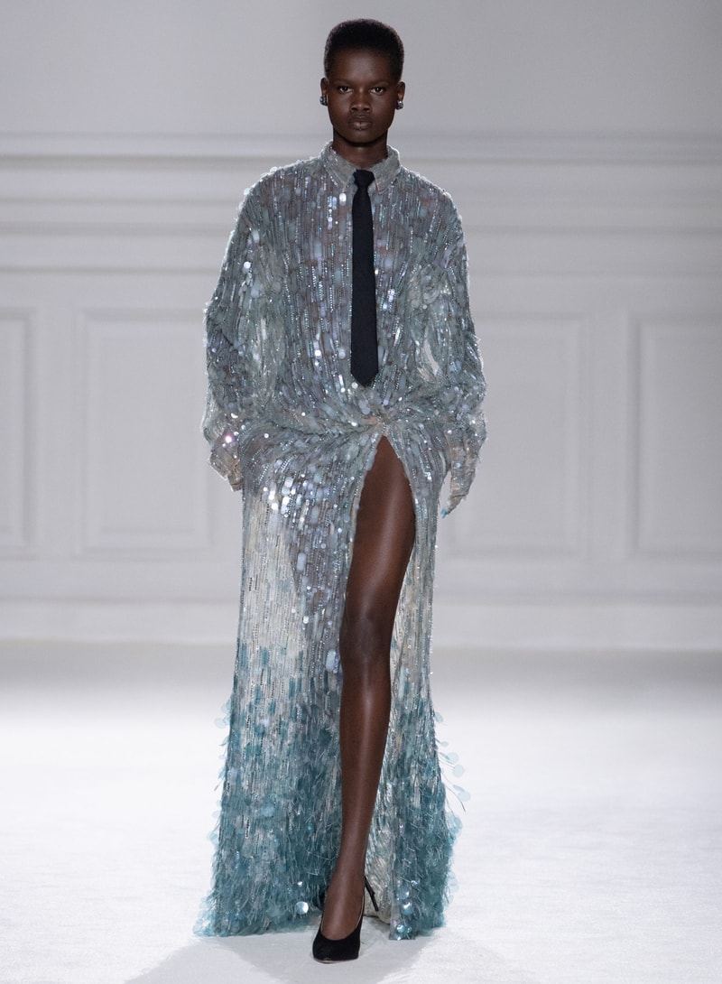 Valentino 2023 秋冬系列：打破「Black Tie」舊有規範，穿出不一樣的正裝