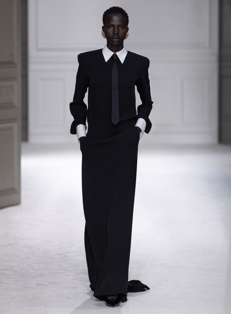 Valentino 2023 秋冬系列:打破「Black Tie」舊有規範,穿出不一樣的正裝