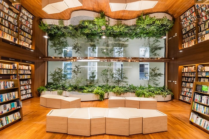 巨幅畫框、eslite café、專人導覽 ... 誠品在台中開了一間「城市美術館」